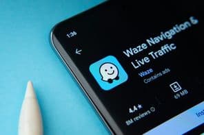 Aplikácia Waze na telefóne